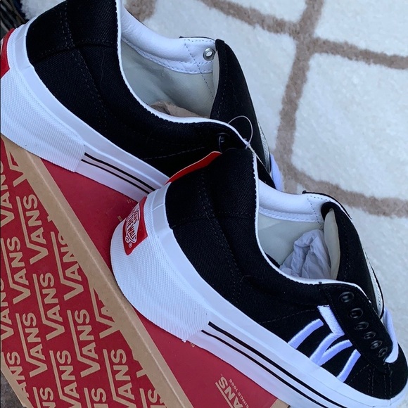 VANS STAPLE BLACK/TRUE WHITE MEN’S - Picture 9 of 16